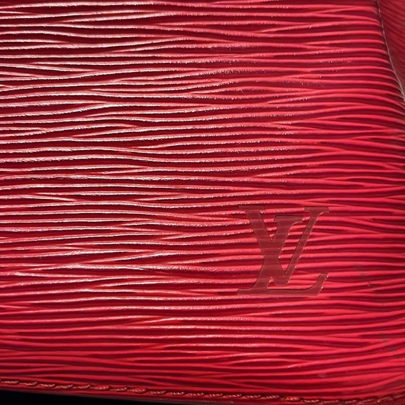 Louis Vuitton Epi Petit Noe Leather Drawstring Shoulder Bag - EUC - Picture 11 of 12